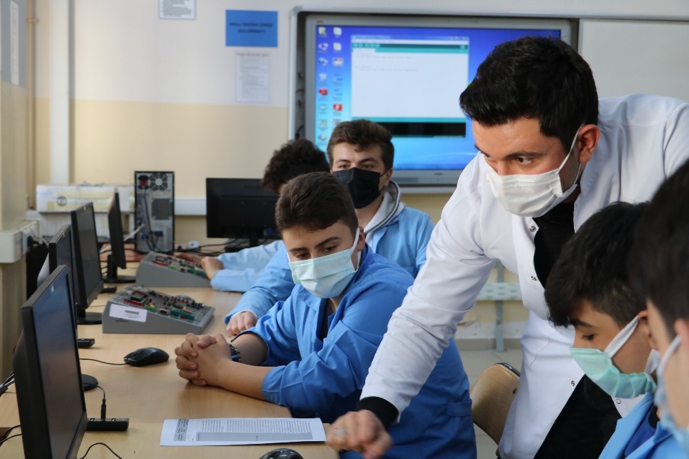 (Özel) Filyos Vadi Projesi’nin nitelikli ara elemanları bu okuldan mezun olacak
